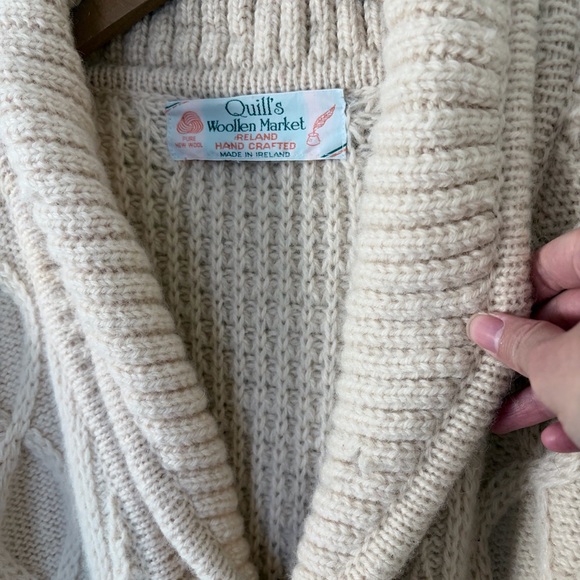 Quill's Woollen Market Handcrafted Wool Cable Knit Cargigan Sweater Shawl Collar - Picture 4 of 16